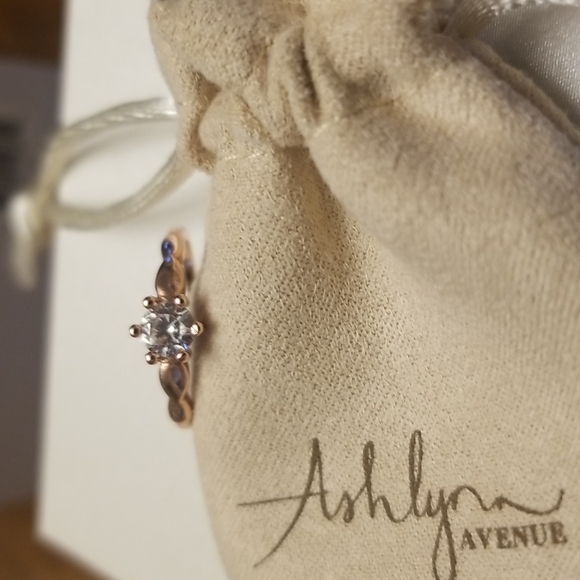 Ashlynn Avenue rose gold plated ring - Picture 5 of 7